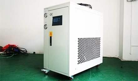 分體式冷水機與其它冷水機有何區(qū)別呢？